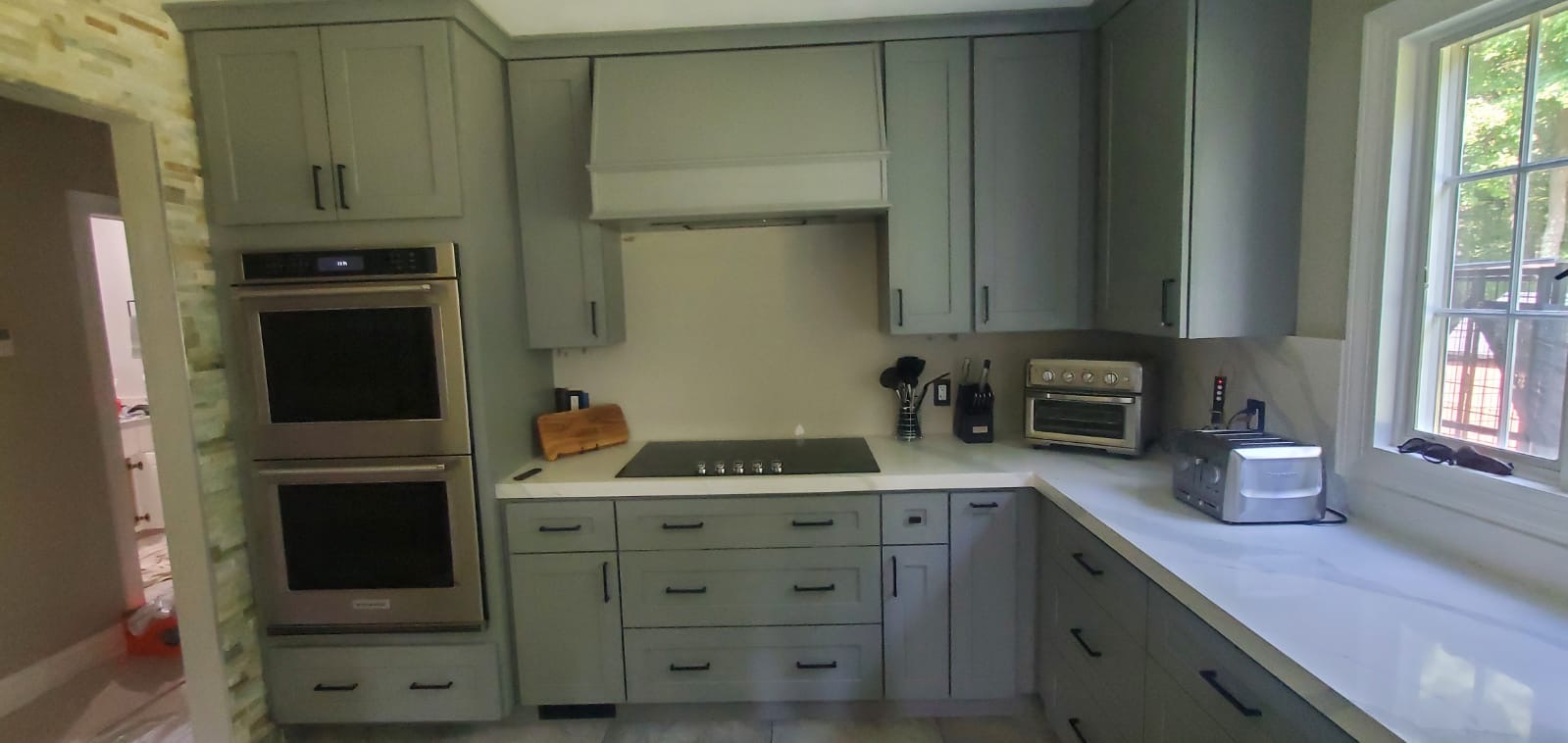 Elegant Light Gray Finished Kitchen Cabinets